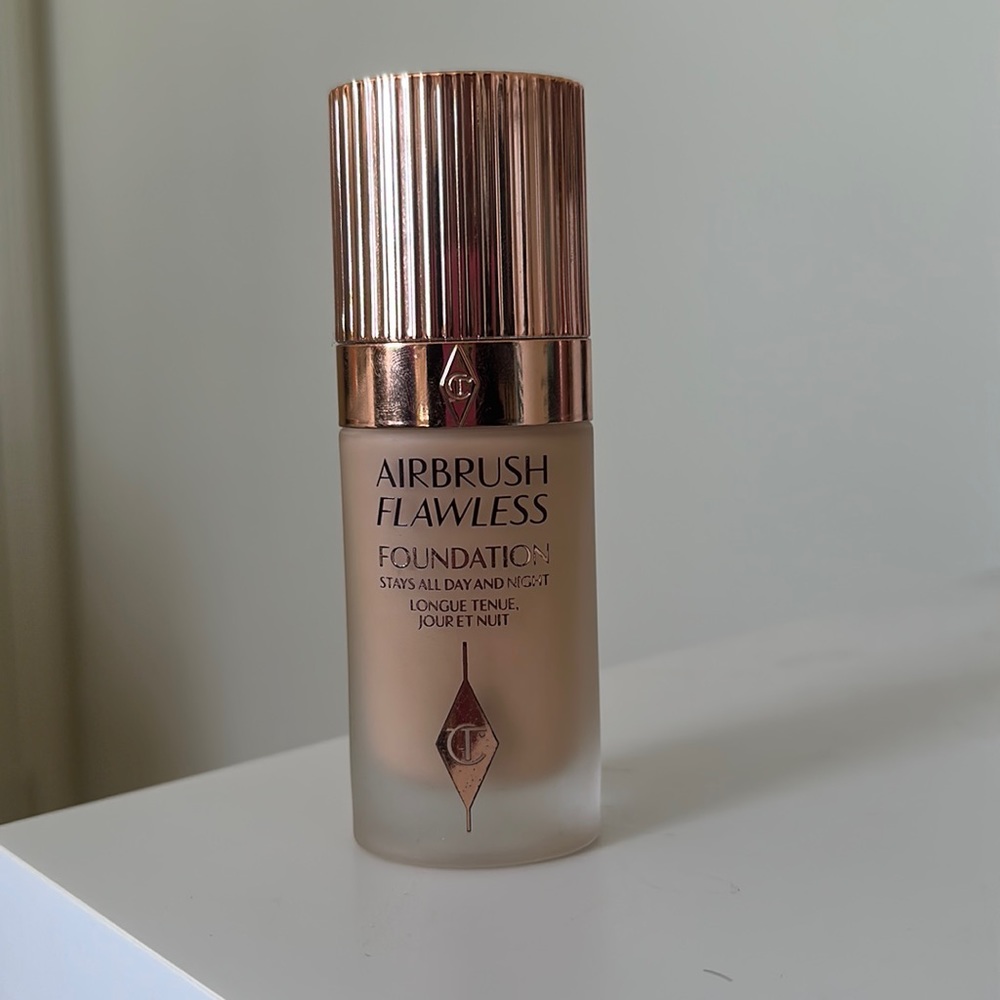 Airbrush flawless foundation shade 5W